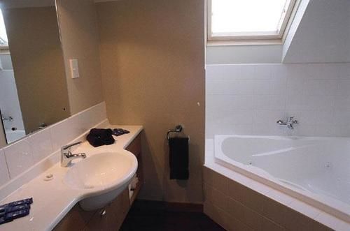 Shelby Motor Motel 4*